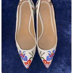 Tory Burch ELIZABETH Embroidered Canvas Pumps Heels  Size 6